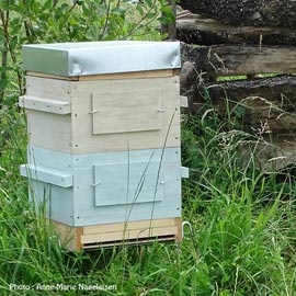 La ruche Warré de l'École du Jardinage en Carrés